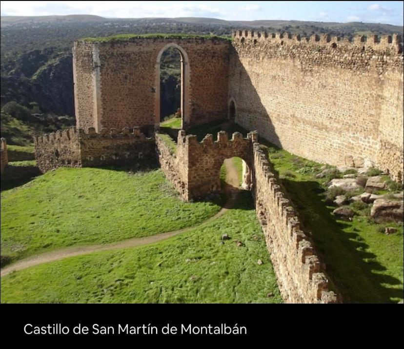 Casa Rosales Toledo A 10 Minutos De Puy Du Fou Polan Exterior foto